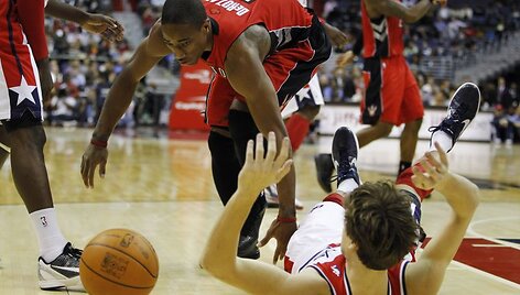 Toronto ekipos gretose vis dar nežaidė Linas Kleiza