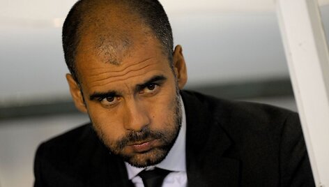 J.Guardiola paliks Barseloną?