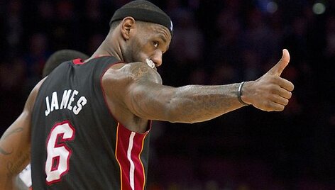 Lebronas Jamesas po rungtynių neprarado geros nuotaikos.