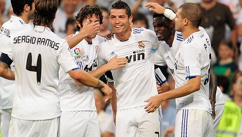 Cristiano Ronaldo su komandos draugais