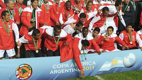 Peru futbolininkams įteikti bronzos medaliai