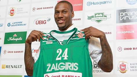 &bdquo;Žalgirio&ldquo; naujokas Sonny Weemsas Vilniaus oro uoste
