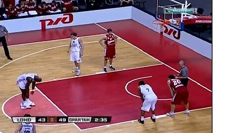 Ali Traore prie baudų metimo linijos 