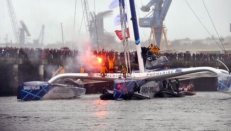 Triumfuojanti įgula ir jos kapitonas