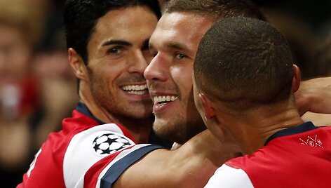 Lukas Podolski su komandos draugais