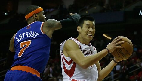 Jeremy Linas prie&scaron; Carmelo Anthony