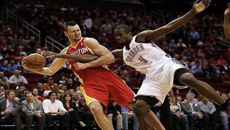 Donatas Motiejūnas įsitvirtina NBA