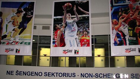 Vilniaus oro uoste &ndash; įspūdinga Lietuvos krep&scaron;ininkų fotografijų paroda  