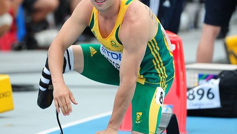 Oscaras Pistorius pateko į 400 metrų rungties bėgimo finalą