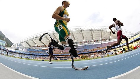 Oscaras Pistorius pateko į 400 metrų rungties bėgimo finalą