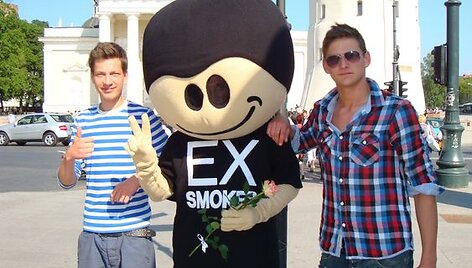 Akcija &bdquo;Gėlė vietoj cigaretės&ldquo;