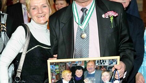 Greta jubiliejų mininčio Jono Grigo žinoma stajerė Regina Čiatiakova