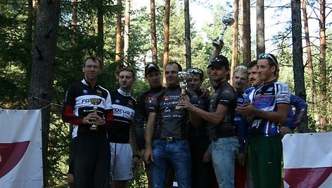 Lietuvos maratonų taurės atskiro starto varžybų prizininkai.