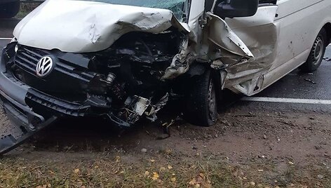 Po avarijos susidarė eismo spūstys