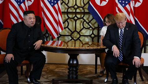 Donaldas Trumpas ir Kim Jon UnasDonaldas Trumpas ir Kim Jong Unas