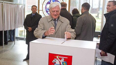 V.Adamkus teigė, kad balsavo už permainas