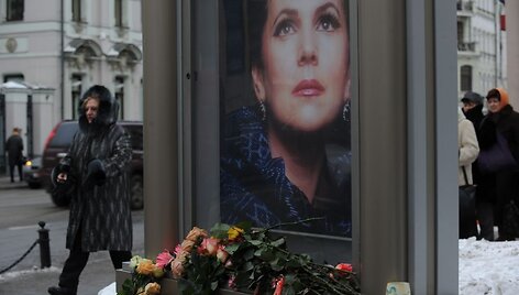 Galina Vi&scaron;nevskaja palaidota greta Mstislavo Rostropovičiaus