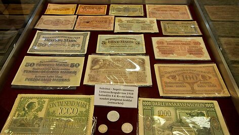A.Kalantos monetų ir banknotų parodos akimirka