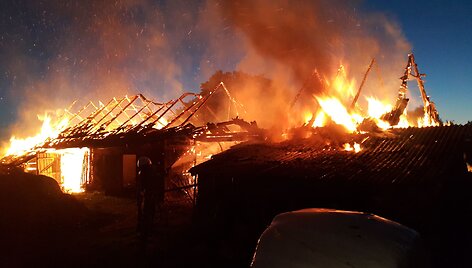 Sudegė daugiavaikės &scaron;eimos prižiūrimas ūkinis pastatas