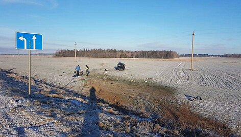 Automobilis vertėsi kelis kartus