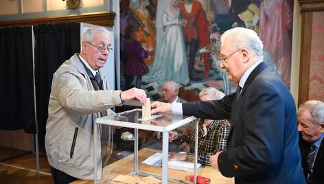 Prancūzai renka prezidentą