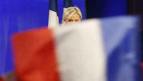 Marine Le Pen pripažino pralaimėjimą