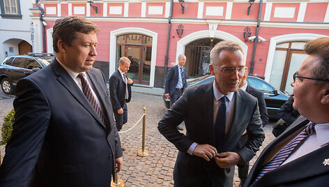 Jensas Stoltenbergas atvyko į Lietuvą