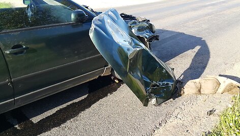 I&scaron; įvykio vietos lengvojo automobilio vairuotojas pabėgo