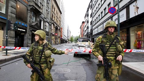 Po sprogimo Oslo centre rinkosi minios žmonių