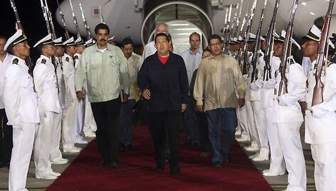 Hugo Chavezas grįžo į &scaron;alį