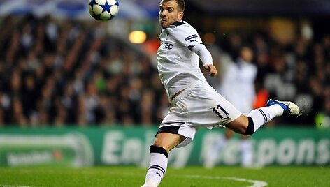&bdquo;Tottenham&ldquo; saugas Rafaelis van der Vaartas