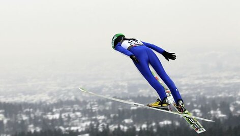 Moterų &scaron;uolių nuo tramplino varžybos