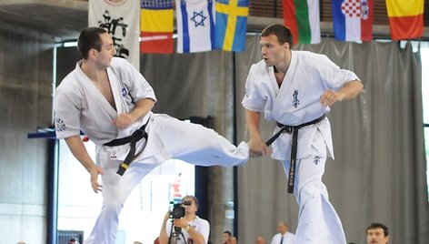 Darius Gudauskas (dešinėje) prieš Valerijų Dimitrovą 2010 m. Europos čempionato Ispanijoje finale