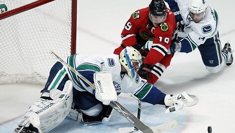 &bdquo;Blackhawks&ldquo; prie&scaron; &bdquo;Canucks&ldquo;