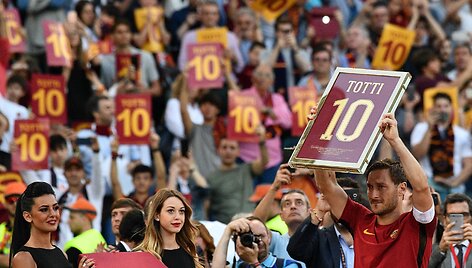 &bdquo;Roma&ldquo; atsisveikino su karjerą baigusiu F.Totti