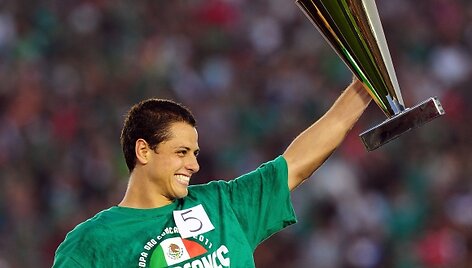Taurę į vir&scaron;ų kelia "Manchester United" žvaigždė Javieras Hernandezas