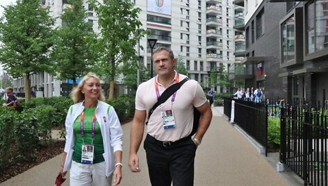 V.Alekna ir lengvosios atletikos rinktinės vadovė N.Medvedeva