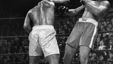 &bdquo;Amžiaus dvikova&ldquo; praminta Joe Frazierio (kairėje) ir Muhamedo Ali kova 1971 metais