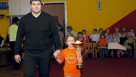 Mindaugas Mizgaitis darželinukų sporto &scaron;ventėje