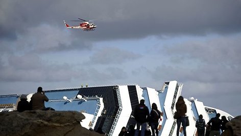 Tęsiama laivo „Costa Concordia“ gelbėjimo operacija