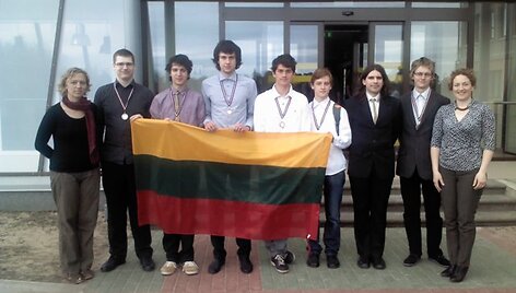 Lietuvos delegacija džiaugiasi laimėjimu