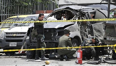 Bogotoje per bombos sprogimą taikytasi į buvusį ministrą Fernando Londono