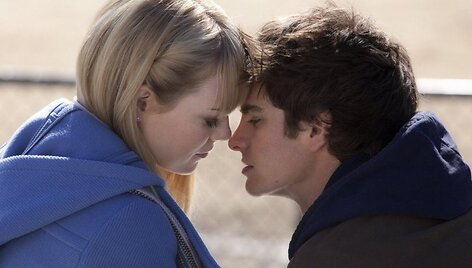 Emma Stone ir Andrew Garfieldas filme &bdquo;Nepaprastas Žmogus-voras&ldquo;