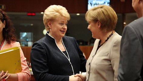 Dalia Grybauskaitė ir Angela Merkel Europos Vadovų Tarybos susitikime Briuselyj