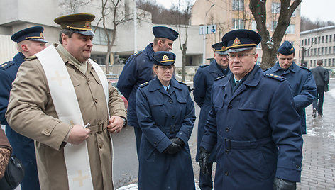 Atminimo lentos atidengimo akimirka