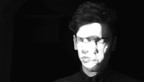 Akimirka i&scaron; naujo &bdquo;Instrumenti&ldquo; vaizdo klipo &bdquo;Don&rsquo;t Hold Onto Me&ldquo;