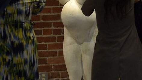Kim Kardashian skulptūra