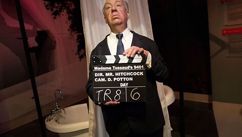 Prie&scaron; 114 metų gimė Alfredas Hitchcockas (nuotraukoje &ndash; režisieriaus skulptūra &bdquo;Madame Tussaud's&ldquo; muziejuje)