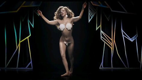 Lady Gaga dainos &bdquo;Applause&ldquo; vaizdo klipe 