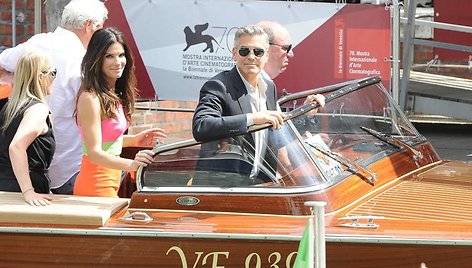 George'as Clooney ir Sandra Bullock Venecijos kino festivalyje